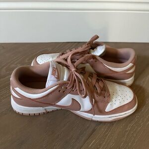 nike low dunks pink & white